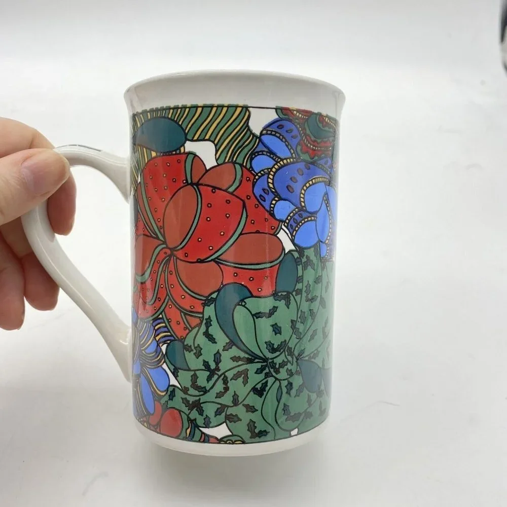 VTG 90s Christmas Porcelain Mug Set of 4 Metal Wicker Caddy‎ Holiday Festive Y2K